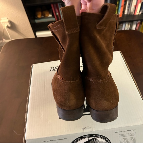 Never Worn Frye Cara Short Wood Brown Suede Boots Size 8 with original box - Picture 6 of 12